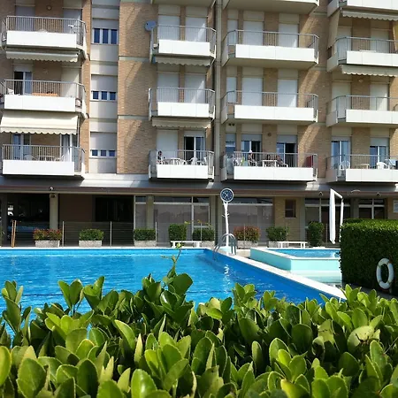 Residence Zeta - Walterigato Apartments Solo Per Famiglie Lido di Jesolo Exterior photo